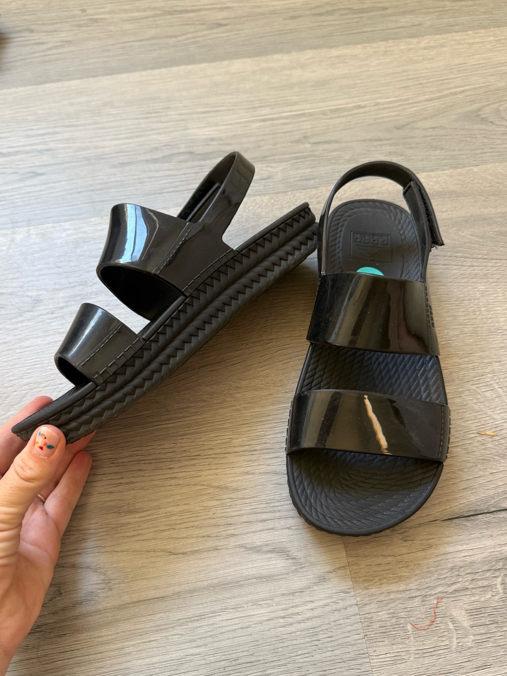Reef Water Vista Sandals Black Glossy Size 7 - Picture 3 of 5
